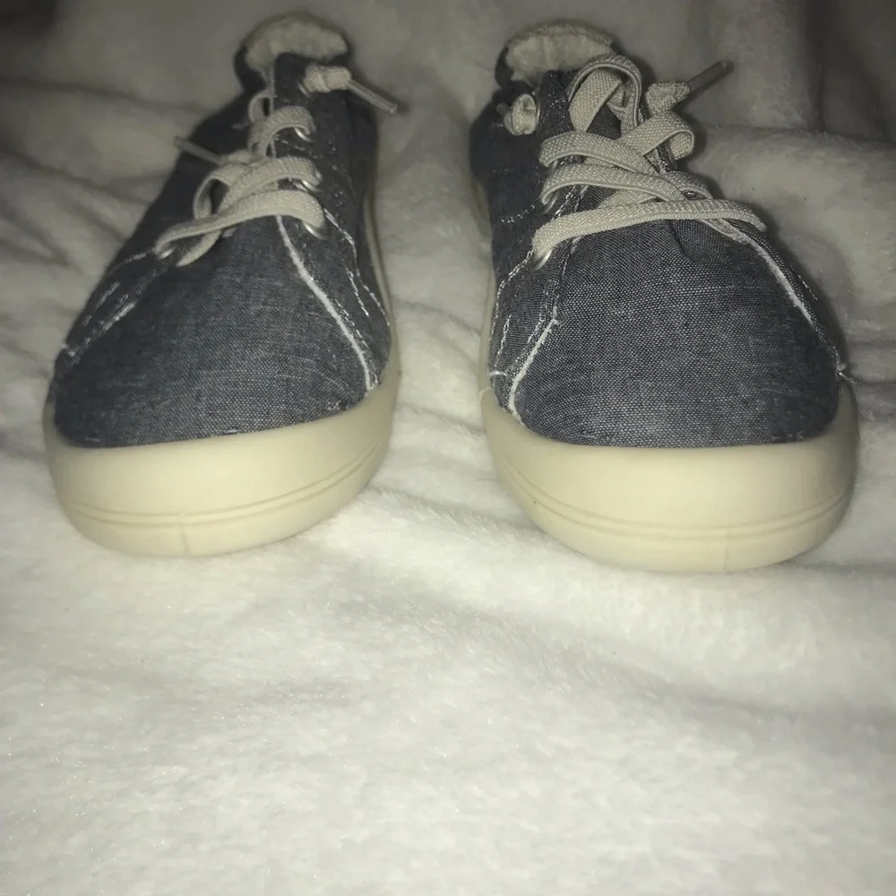 Women’s shoes, size 9M. - Picture 8 of 8